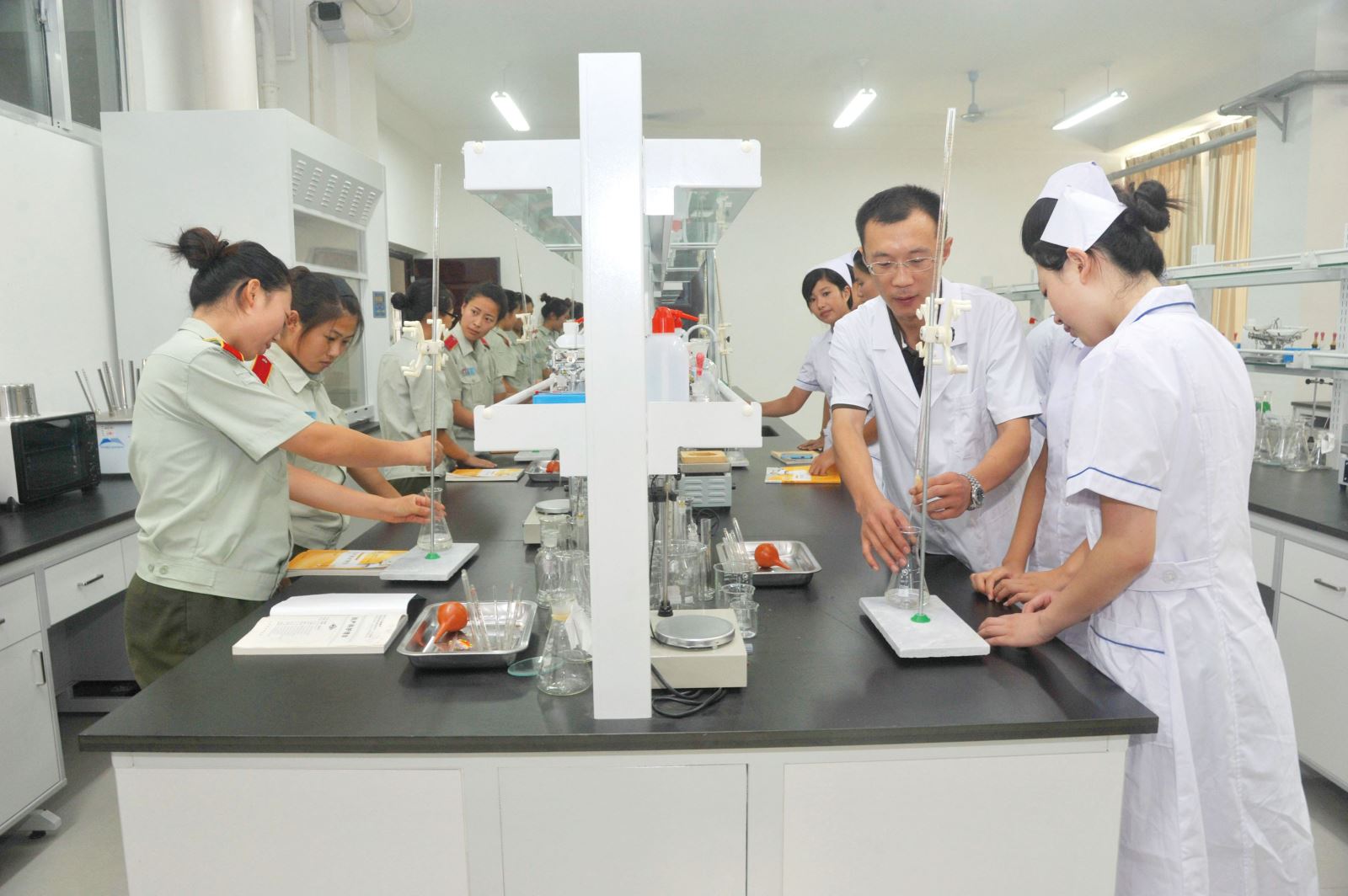成都卫校实验中