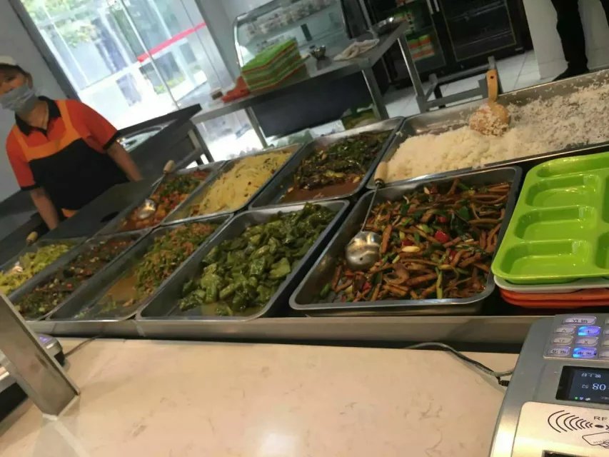 成都希望卫校食堂