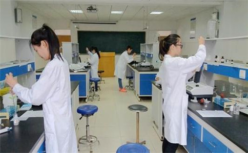 学习药品经营与管理专业都需要考那些证书