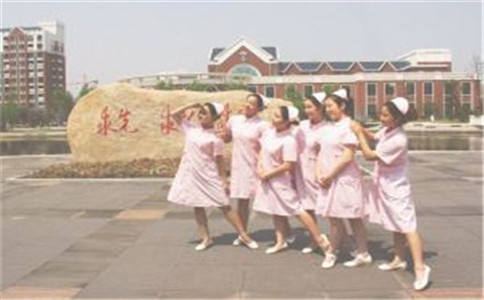 成都郫县卫校分享读卫校的几大好处