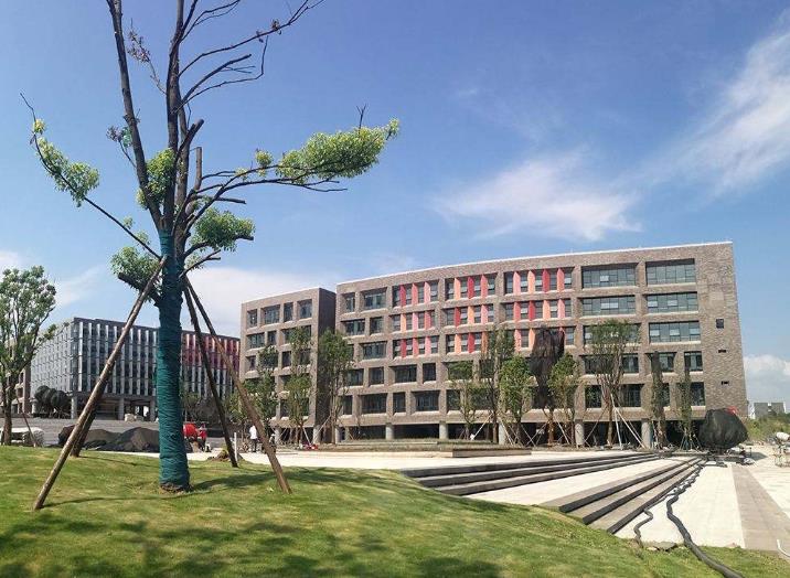 自贡市卫生学校招生简章，报名录取分数线多少？