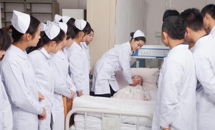 华西卫校青羊校区护理专业怎么样