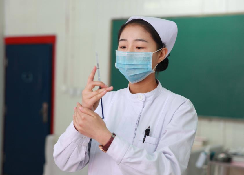成都卫校学生论文
