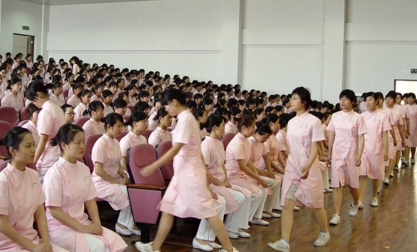 成都华西卫校2024年普通中专及五年制大专招生专业一览表