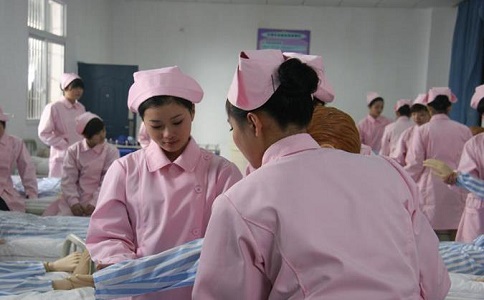 成都卫校告诉你实习护士应该注意哪些问题.jpg