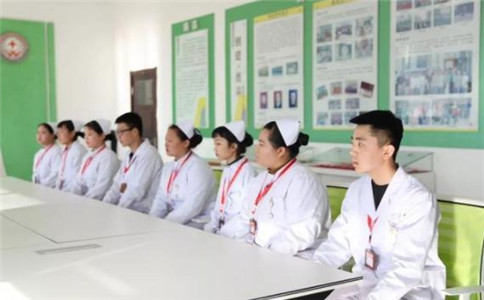 报考成都护理学校哪个好?
