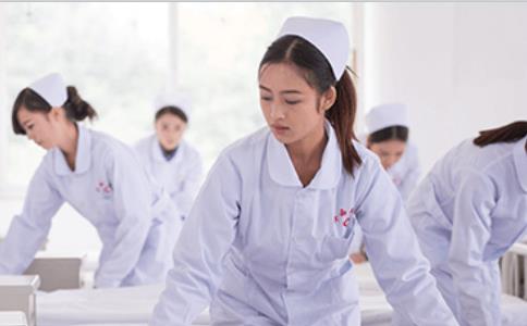 14岁初中没毕业读卫校学什么专业比较好.jpg