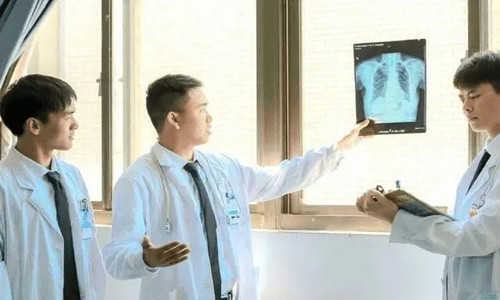 临床医学图片.webp.jpg