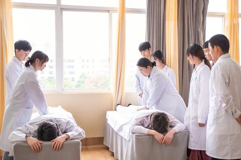 推拿1.webp.jpg